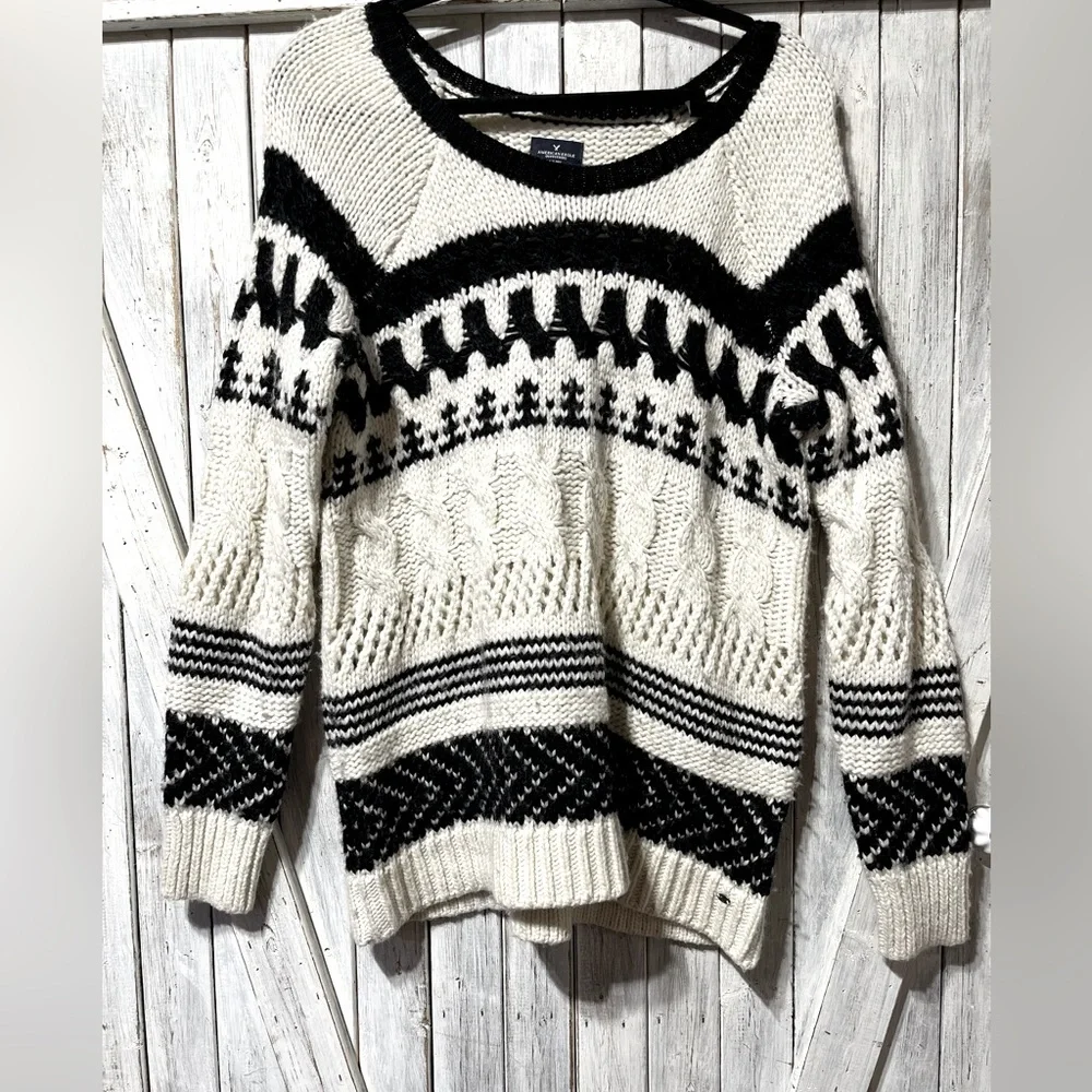 American Eagle Sweater **Thick Warm Nice 🌹☀️☀️☀️🌹 - Picture 1 of 3